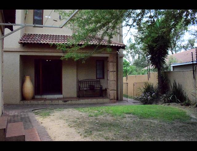 3 BEDROOM CLUSTER RENTED IN NORTH RIDING